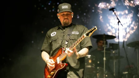 ‘Ainda não vimos a última banda pop punk de estádio’, diz guitarrista do Good Charlotte