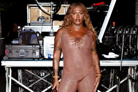 Entre glória e realidade: a independência que sustenta Liniker