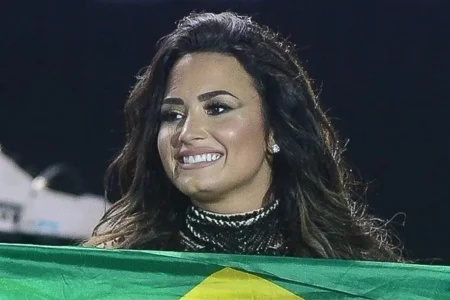 Confirmada no Rock in Rio, Demi Lovato enaltece fãs brasileiros: “Amo”