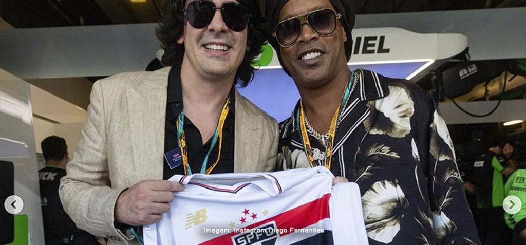 Diego Fernandes tira foto com Ronaldinho Gaúcho e promete mudanças no São Paulo: "vamos ver!" | Blog São Paulo Sempre