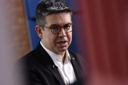 Líder do governo no Congresso reage à decisão de Gilmar: “Agressão”