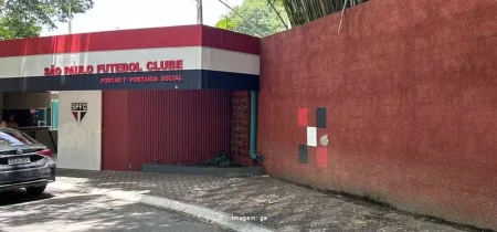 Torcedores organizam um novo protesto em frente ao clube social | Blog São Paulo Sempre
